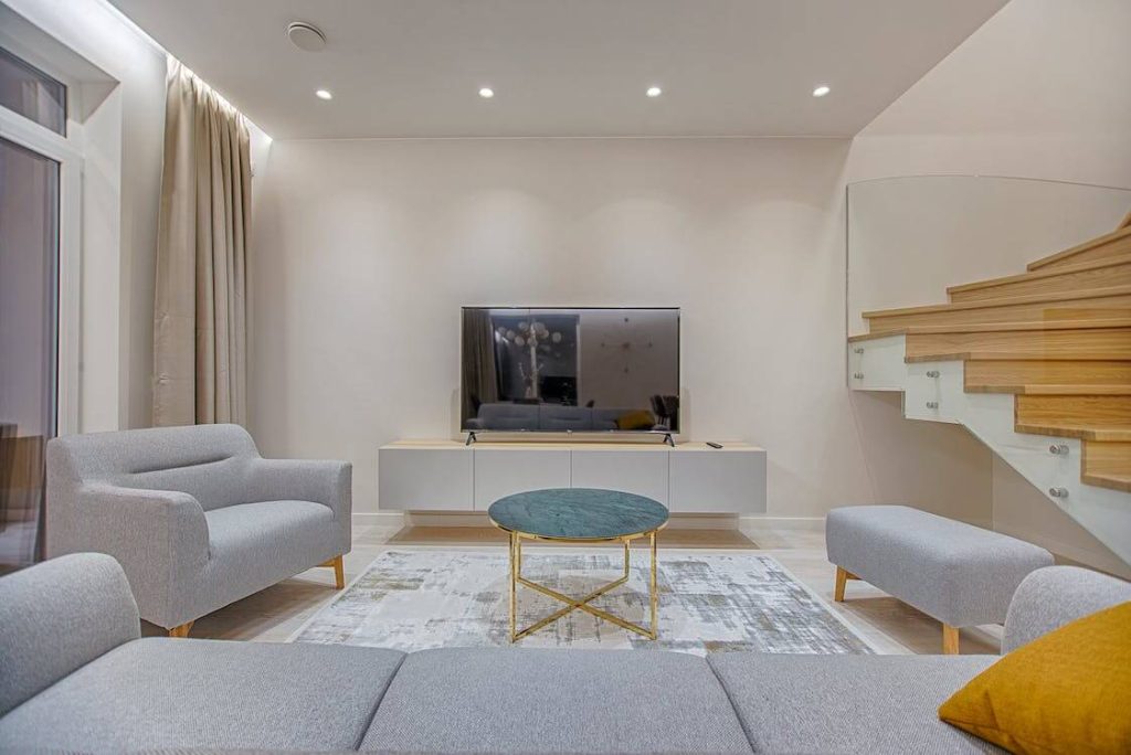 Professional Painting Services in Eltham Vs. DIY Painting